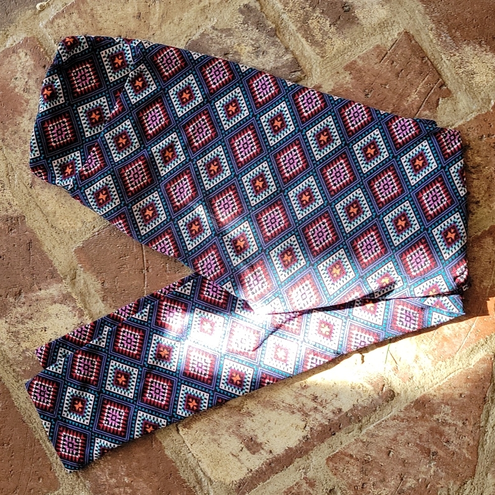 LulaRoe OS tights elastic waist Diamonds